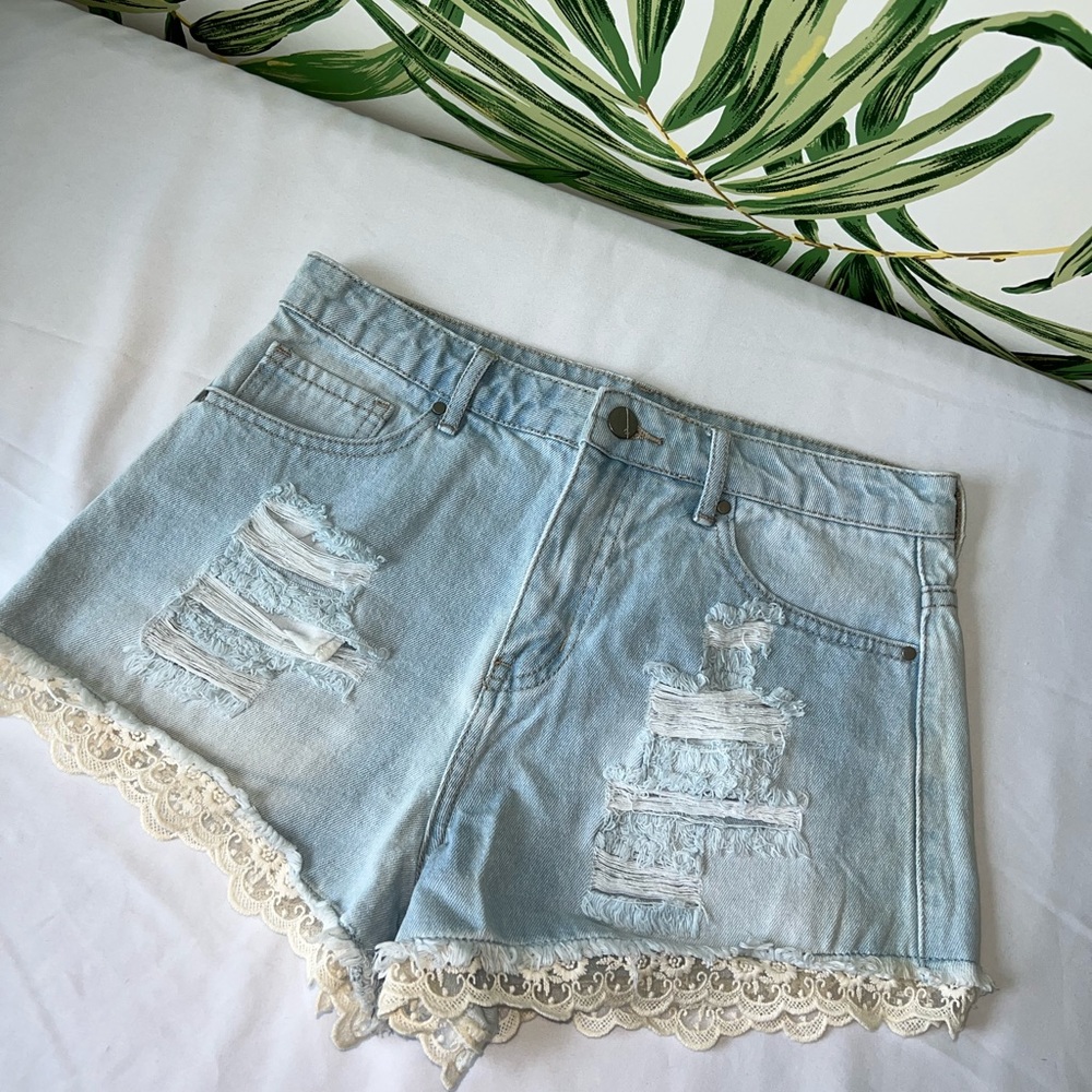 Forever 21 denim jean shorts Size 28 NWOT